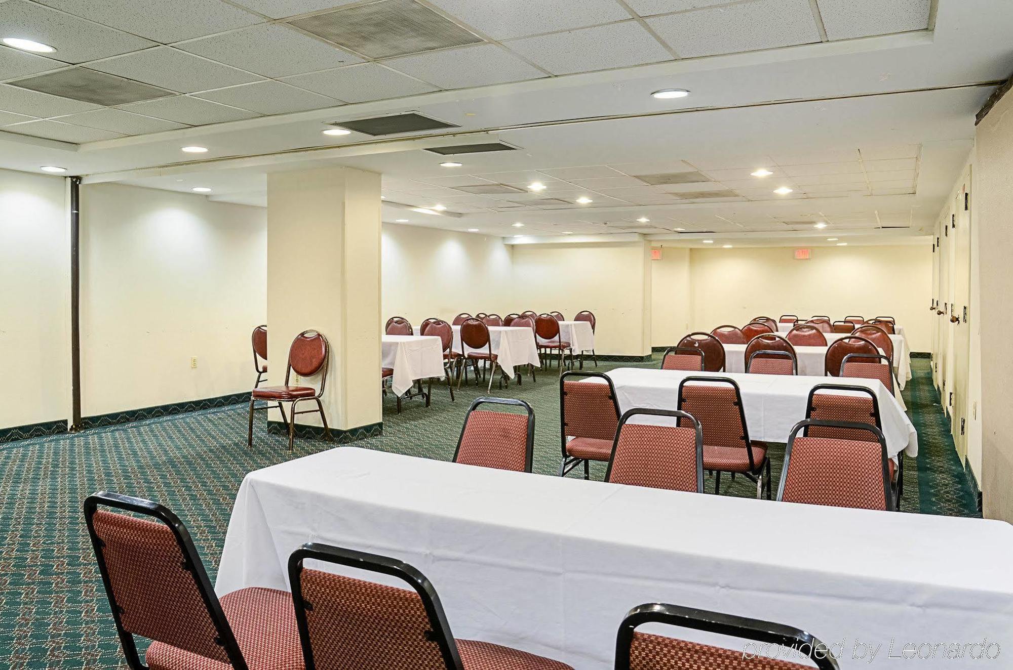 Fairfield Inn & Suites By Marriott Alexandria West/Mark Center Bagian luar foto