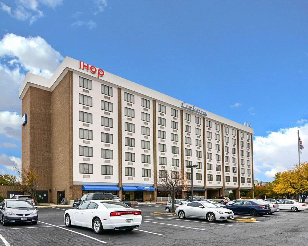 Fairfield Inn & Suites By Marriott Alexandria West/Mark Center Bagian luar foto
