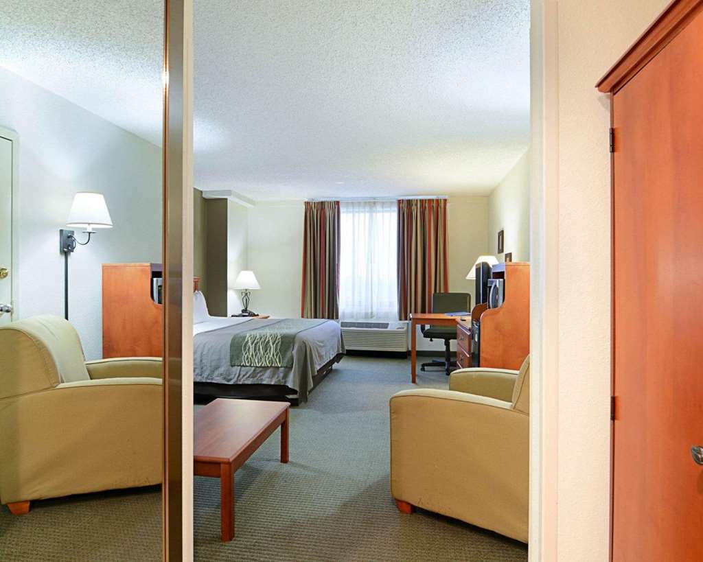 Fairfield Inn & Suites By Marriott Alexandria West/Mark Center Bagian luar foto