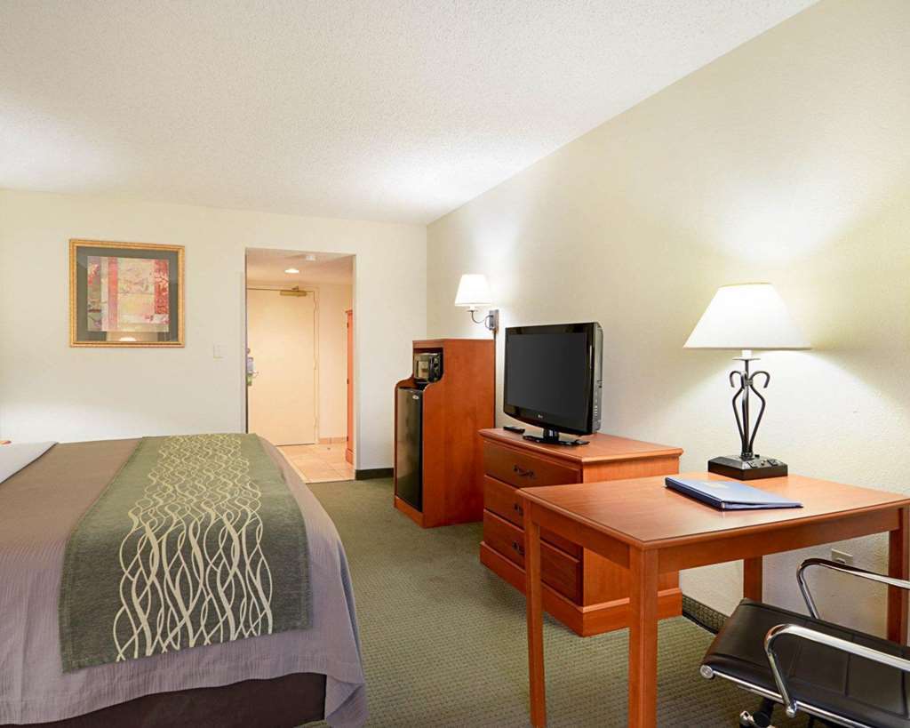 Fairfield Inn & Suites By Marriott Alexandria West/Mark Center Bagian luar foto