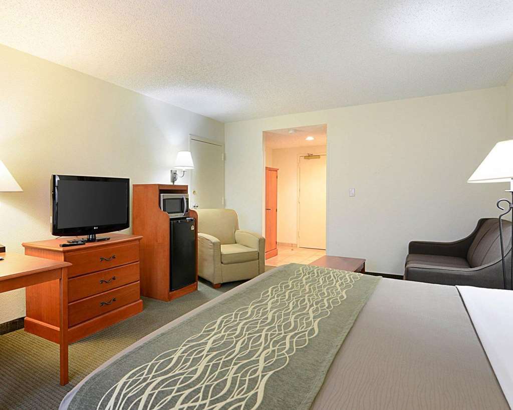 Fairfield Inn & Suites By Marriott Alexandria West/Mark Center Bagian luar foto
