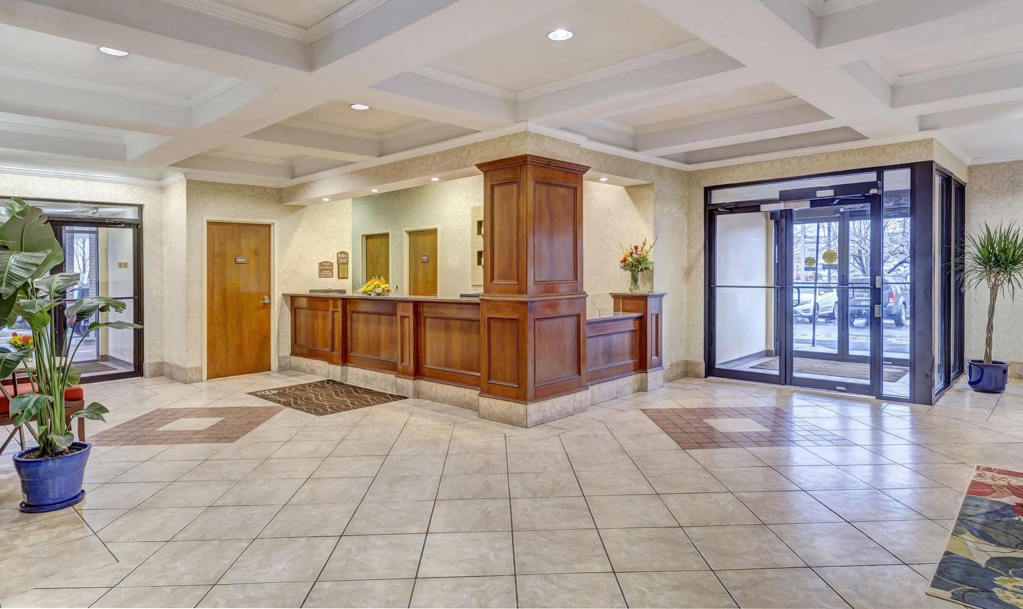 Fairfield Inn & Suites By Marriott Alexandria West/Mark Center Bagian luar foto